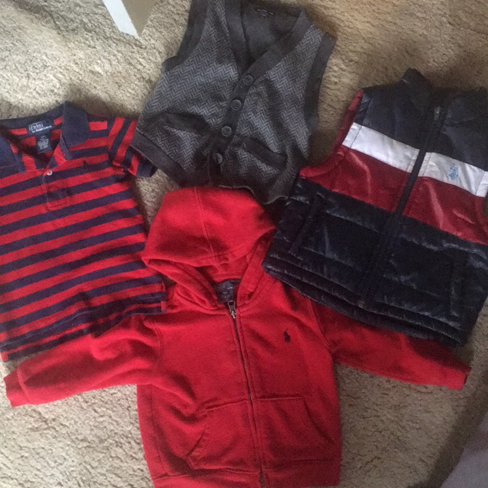 Bundle of 4 boys tops.